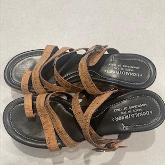 Donald J. Pliner Shakia Women’s Size 8 Strappy Tan Cork Wedge - Picture 4 of 8